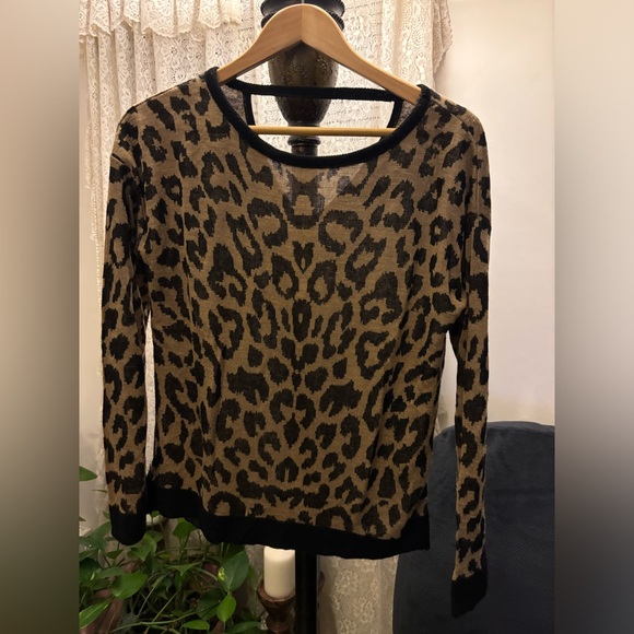 New York & Company Soho Jeans Long Sleeve Cheetah Print Top - Picture 1 of 8